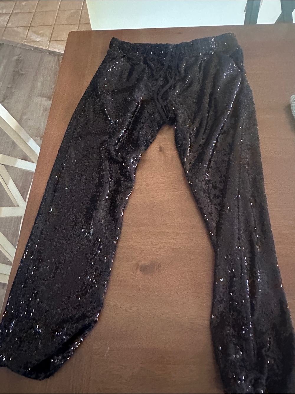 David Lerner Black Sequin Capri Pants